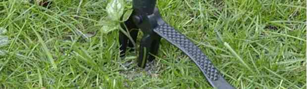 Grampa's Weeder Can Make Those Dandelions Disappear